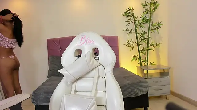 Hinaa XXX online show from 10, 6, 2026
