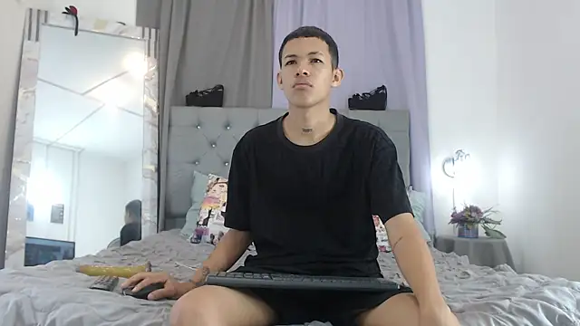 PhillipCox online show from 15, 6, 2026