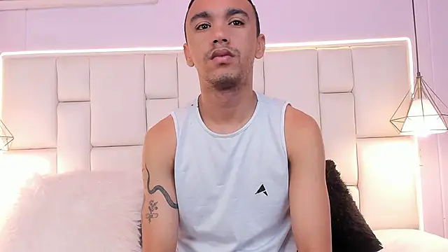 AndresSolorzano1 online show from 6, 6, 2026