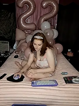 lolarae xx online show from 14, 6, 2026