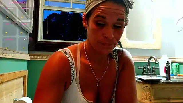 Snapshot of Vanessa_Valentine chatting on 20, 5, 2026 Vanessa Valentine online show from 20, 5, 2026