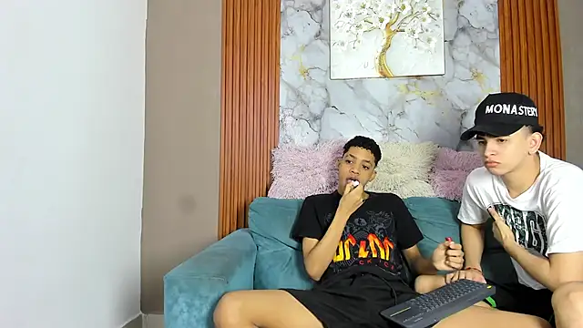 Snapshot of LOVE_GUYS1 chatting on 18, 5, 2026 LOVE GUYS1 online show from 18, 5, 2026