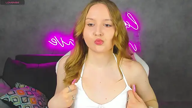 Emmaa Kimm online show from 15, 6, 2026