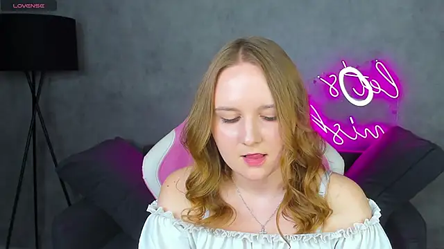 Emmaa Kimm online show from 22, 6, 2026