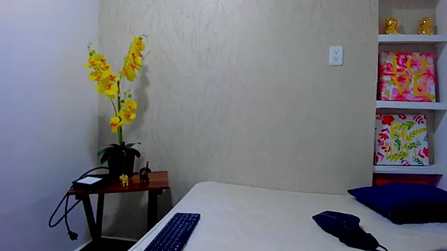 ChloeSmith9 online show from 19, 6, 2026