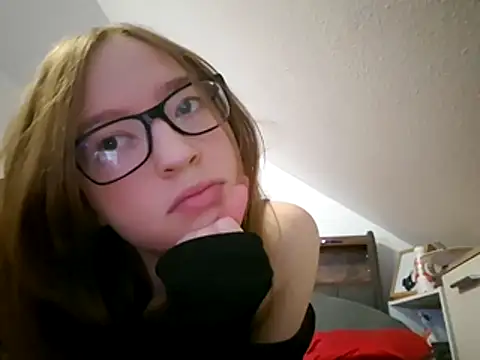Freaky-Doll online show from 9, 5, 2026