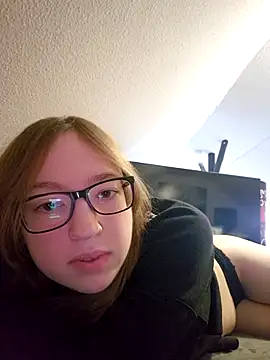 Freaky-Doll online show from 10, 5, 2026