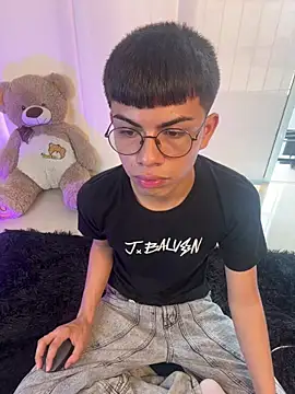 Asher Young online show from 2, 5, 2026