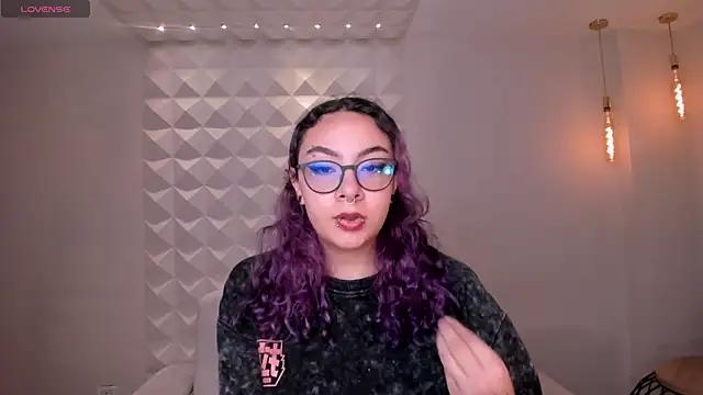 LoiseHarper online show from 15, 6, 2026