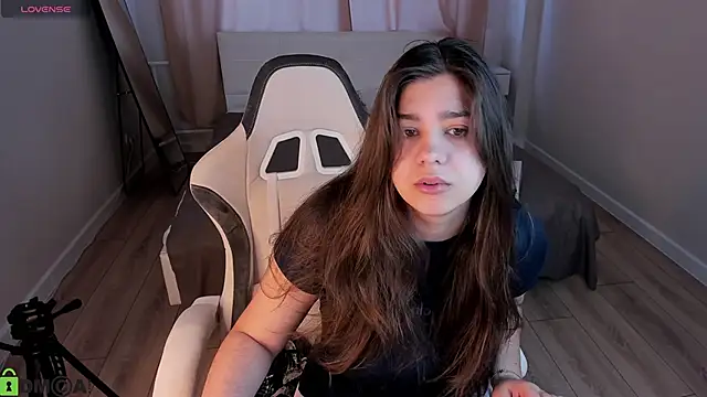 Trisha Moore online show from 7, 6, 2026