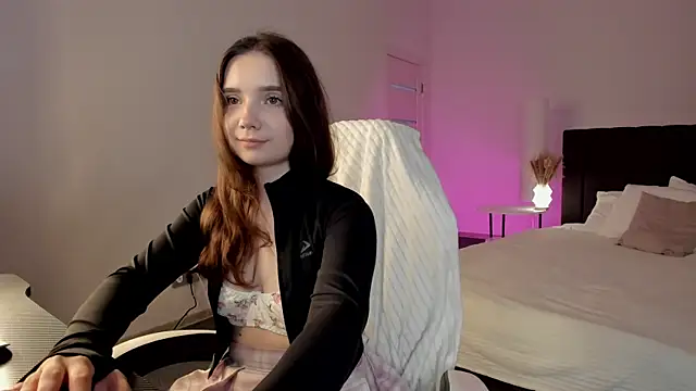 Elvienne online show from 10, 6, 2026