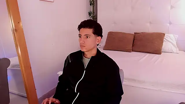 Alejo-and-Thiago online show from 8, 6, 2026