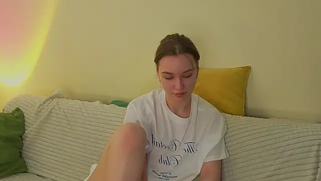 Snapshot of JolieDerringer chatting on 3, 6, 2026 JolieDerringer online show from 3, 6, 2026