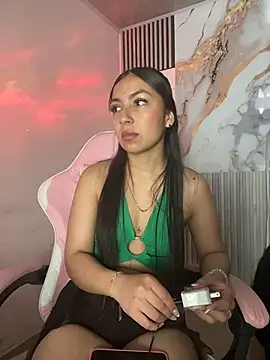 Julieth ec online show from 8, 5, 2026