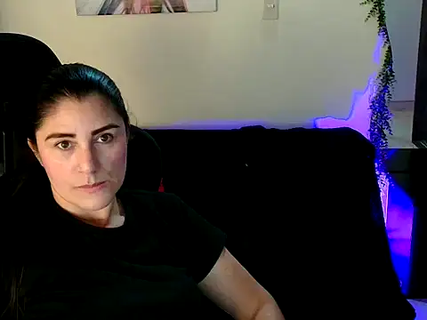 LUCYMILF SEXY online show from 22, 5, 2026
