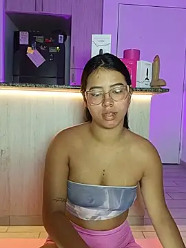Raven stonee01 online show from 17, 5, 2026
