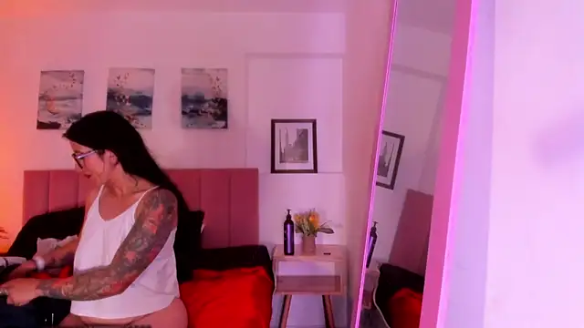 ZarayFeet online show from 8, 6, 2026