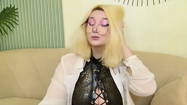 Cassey Well online show from 10, 6, 2026