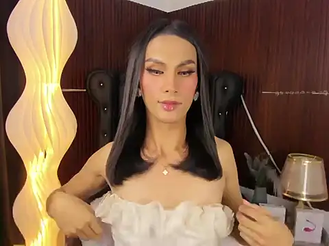 Estella Hilton online show from 13, 6, 2026