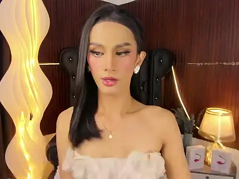 Estella Hilton online show from 19, 6, 2026