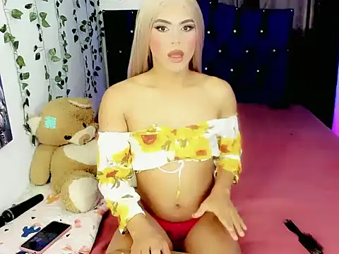 MalloryAlvarez online show from 15, 6, 2026