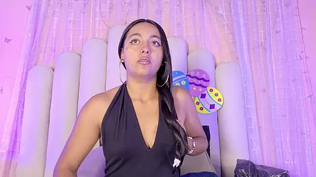 Hollyyqueen  online show from 23, 6, 2026