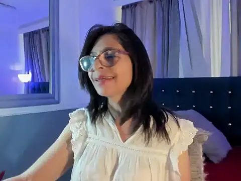 lena gray online show from 4, 6, 2026