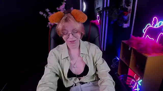 FoxxyyPolly online show from 17, 6, 2026