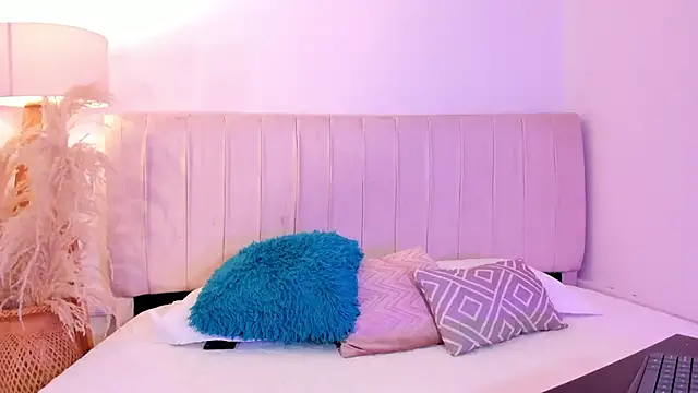 ivyjones   online show from 18, 6, 2026