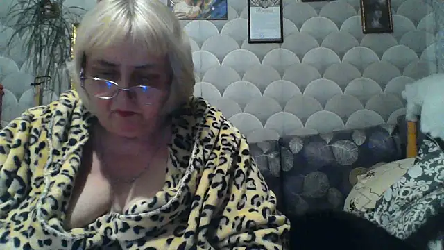 MarinaFarina53 online show from 15, 6, 2026