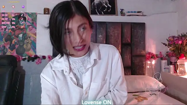 Snapshot of Violeta-Roslin chatting on 7, 6, 2026 Violeta-Roslin online show from 7, 6, 2026