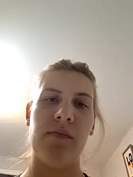 mooniekiss online show from 21, 5, 2026