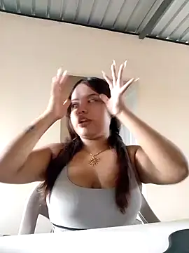Daniela-Peruana online show from 23, 5, 2026