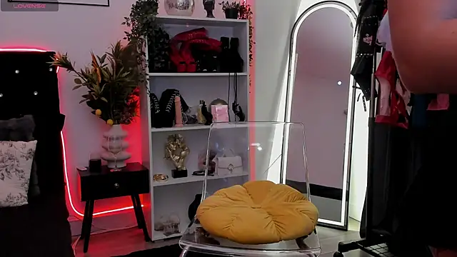 AmyyyDiamond online show from 10, 6, 2026