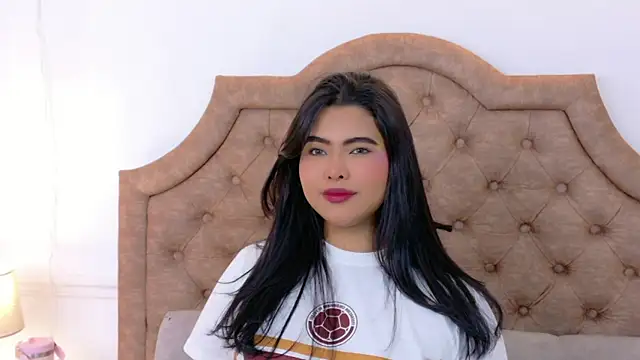 SophiaCollinss online show from 27, 6, 2026
