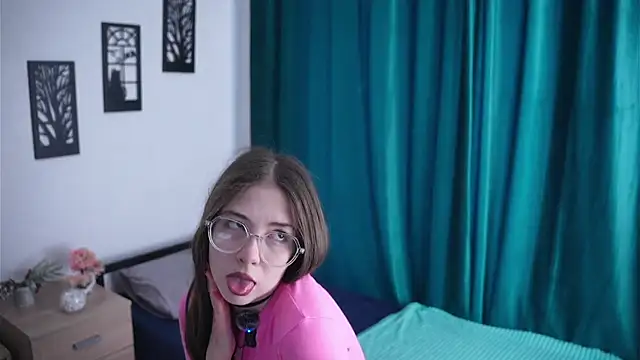 KatieAstol online show from 5, 6, 2026