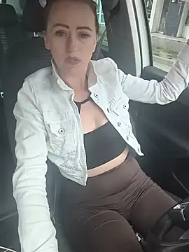 LaraLanee online show from 15, 6, 2026