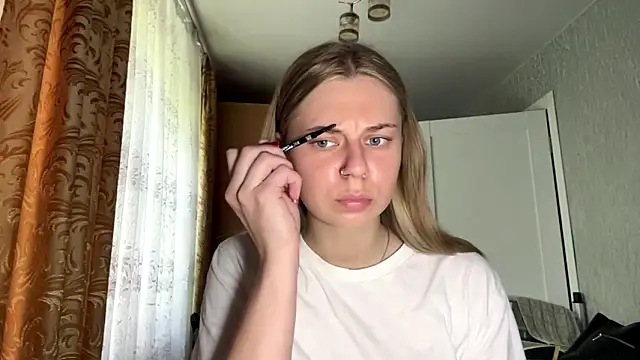 HoneysPiee online show from 31, 5, 2026