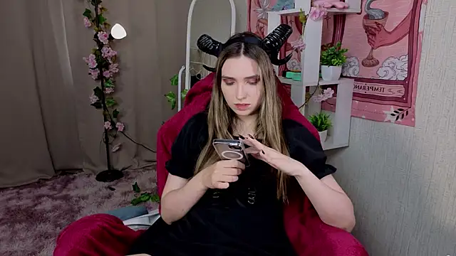 NocturneHuntress online show from 22, 6, 2026