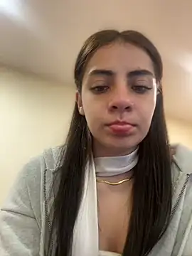 Hanna Cruz  online show from 8, 6, 2026