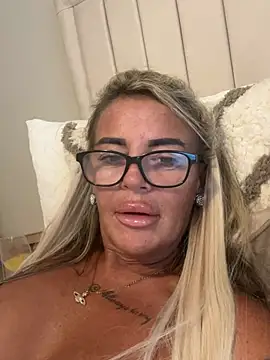hotmilf66 online show from 1, 6, 2026