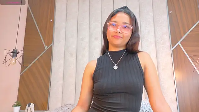 Dulce Holy online show from 6, 6, 2026