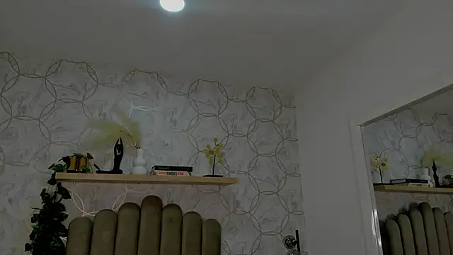 luna bellucci online show from 13, 6, 2026