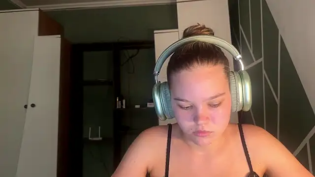 HellyRay online show from 4, 7, 2026