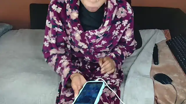 Tiny Latifah online show from 22, 6, 2026