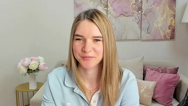 RoxyReignn online show from 10, 6, 2026