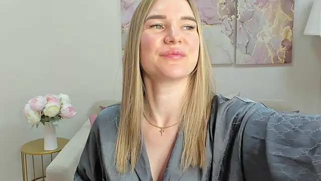 RoxyReignn online show from 11, 6, 2026