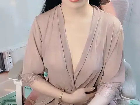 -Naomii  online show from 9, 7, 2026