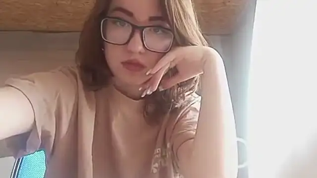 Snapshot of OliviaMoment chatting on 14, 6, 2026 OliviaMoment online show from 14, 6, 2026