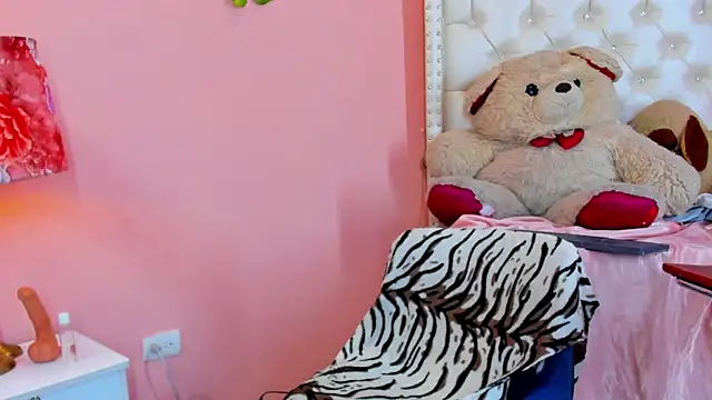 Snapshot of valentinee_xo chatting on 5, 6, 2026 valentinee xo online show from 5, 6, 2026